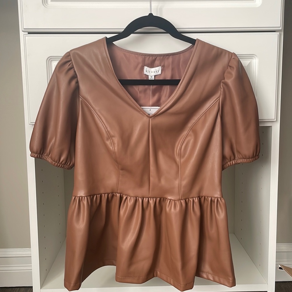 Trendy Cognac Top